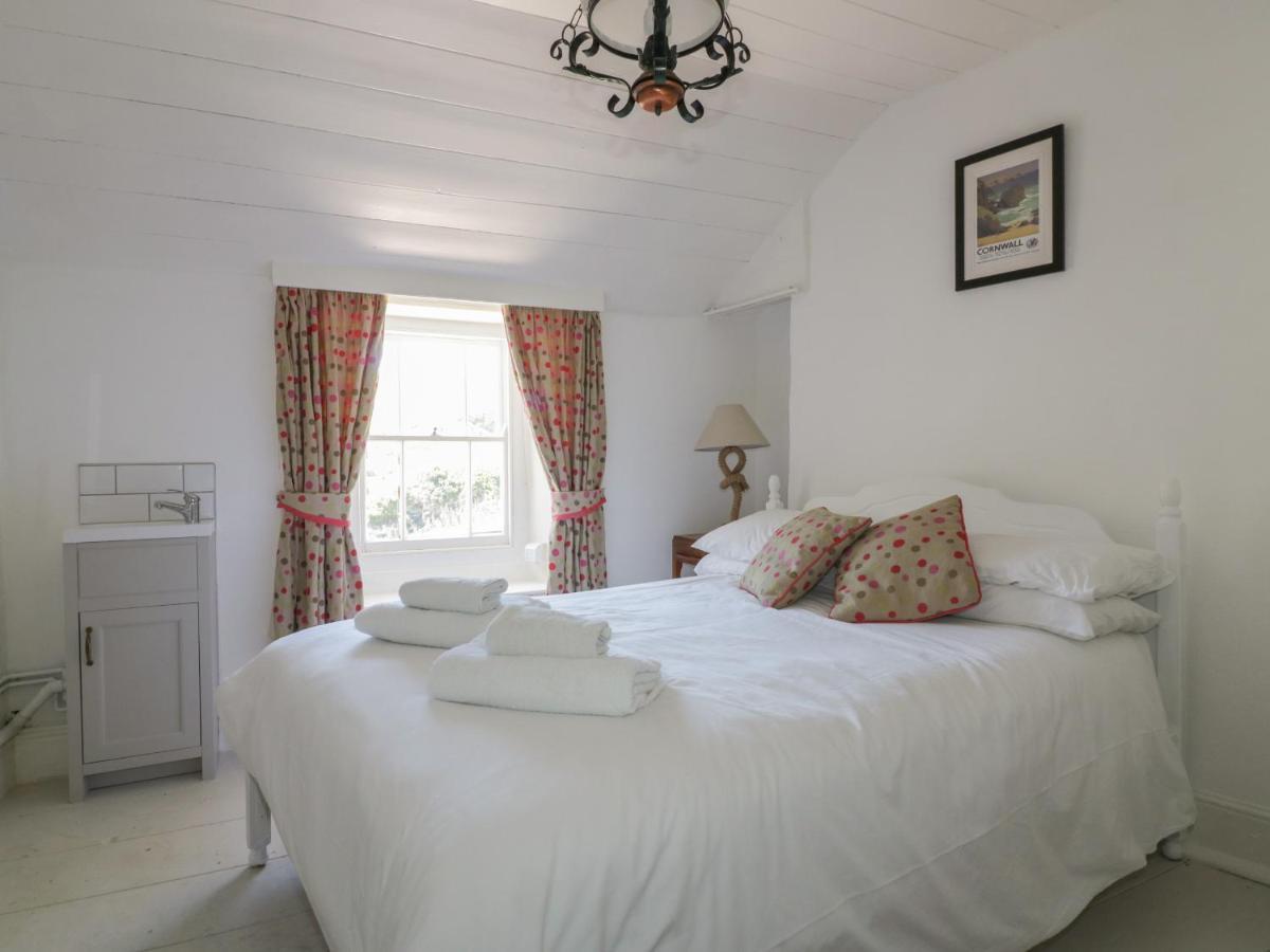 Waves End Holiday home Port Isaac